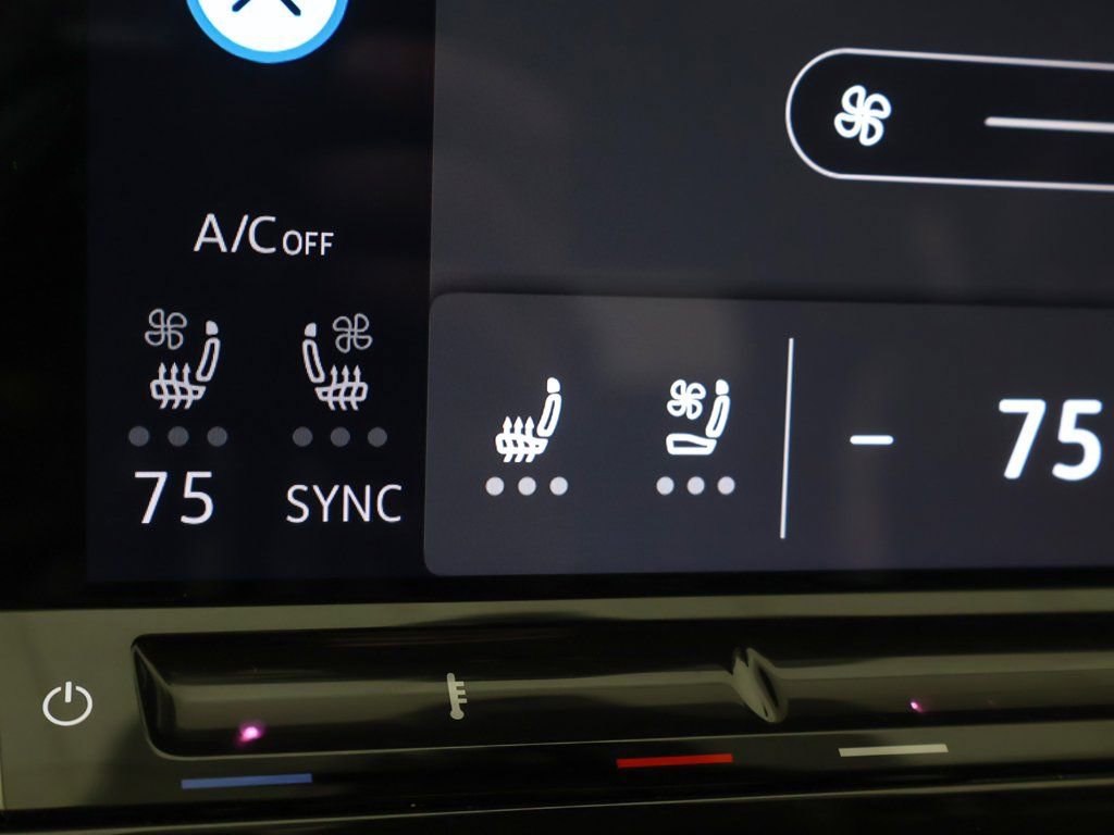 Used 2025 Volkswagen Atlas SE image 50