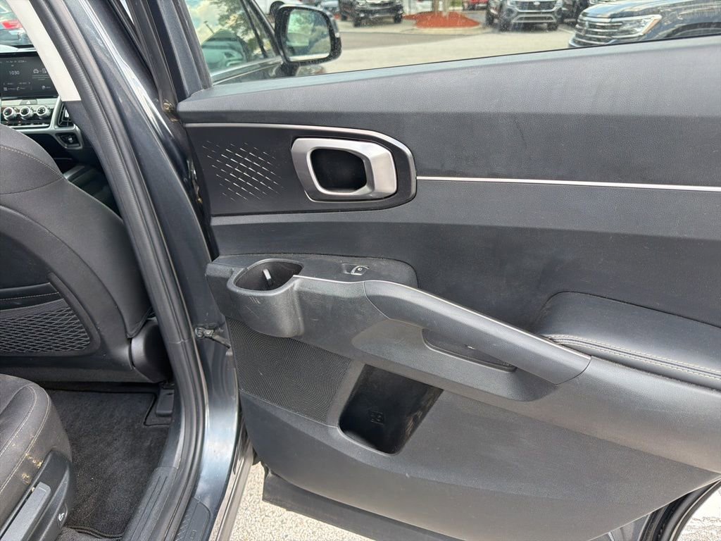 Used 2021 Kia Sorento LX FWD image 26