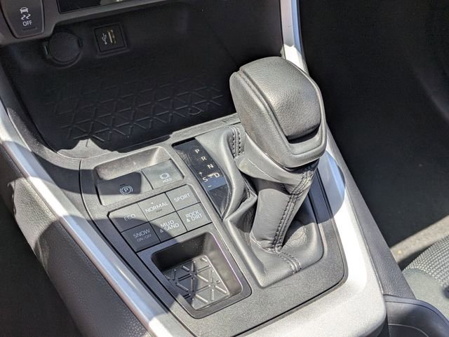 Used 2024 Toyota RAV4 LE AWD/4WD image 22