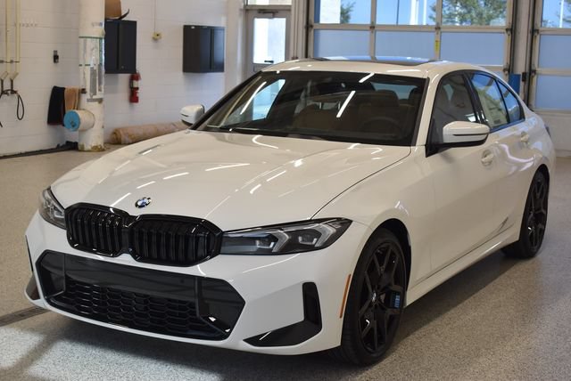 New 2026 BMW 330i xDrive Sedan w/ M Sport Package AWD/4WD image 9