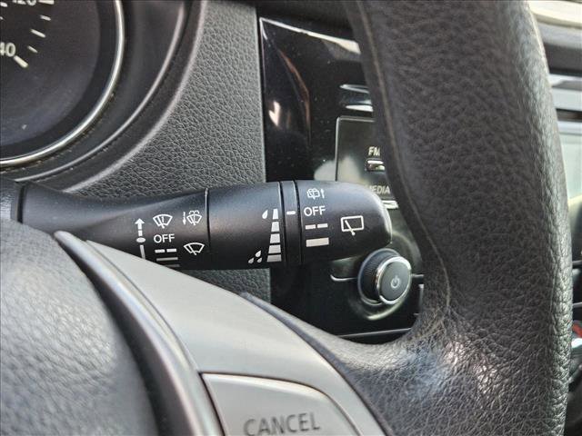 Used 2016 Nissan Rogue S image 24