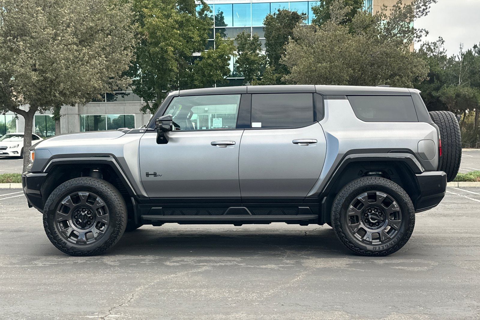 Used 2026 GMC Hummer EV 3X w/ Carbon Fiber Edition Package AWD/4WD image 7