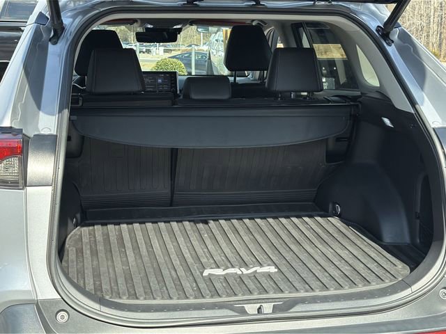 Used 2020 Toyota RAV4 Limited image 40