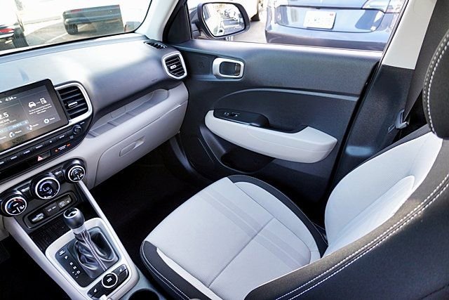 Certified 2026 Hyundai Venue SEL FWD image 22