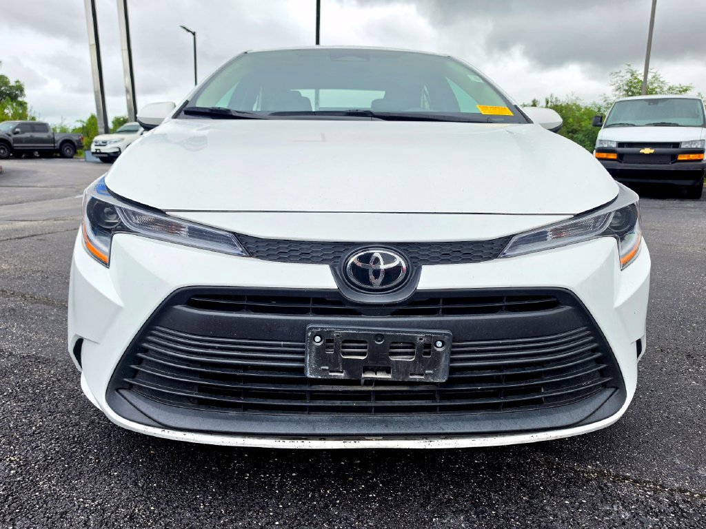Used 2025 Toyota Corolla LE FWD image 10