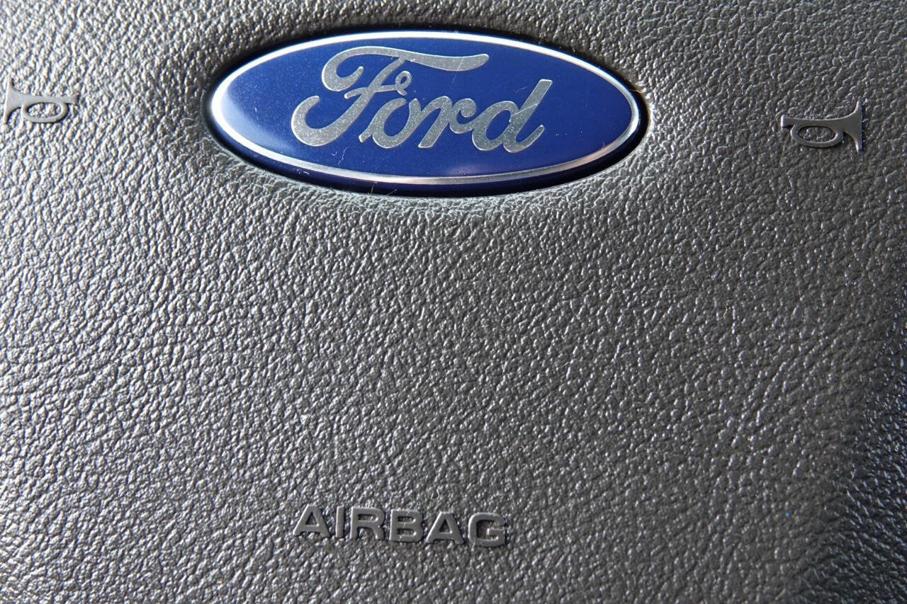 Used 2014 Ford Fiesta SE w/ Equipment Group 201A FWD image 78