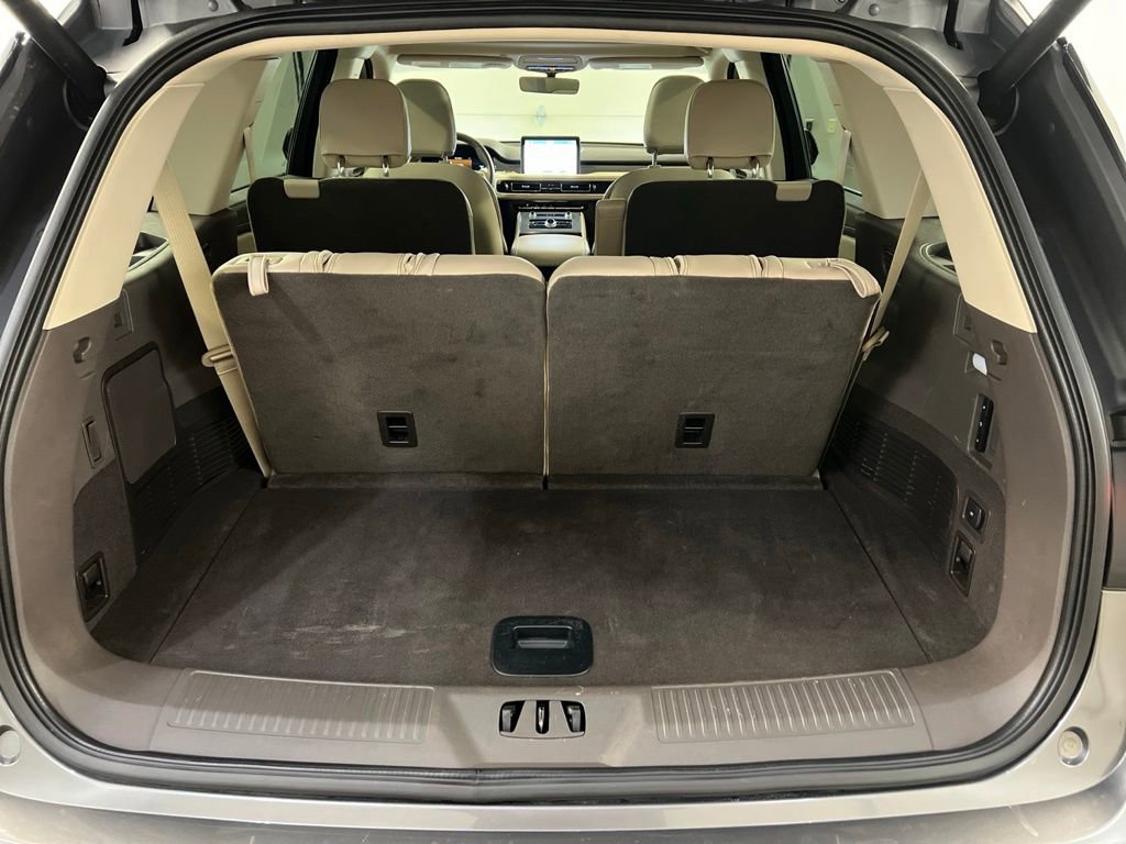 Used 2023 Lincoln Aviator AWD w/ Premium Package image 39