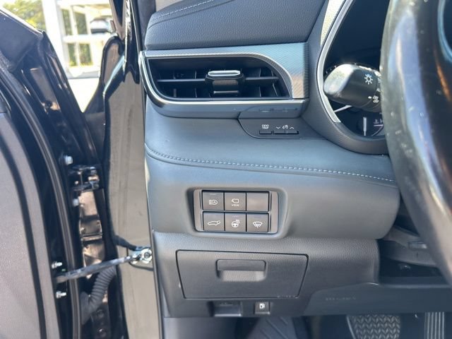 Used 2021 Toyota Highlander Platinum AWD/4WD image 29