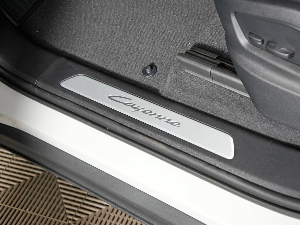 Certified 2026 Porsche Cayenne Coupe AWD/4WD image 18