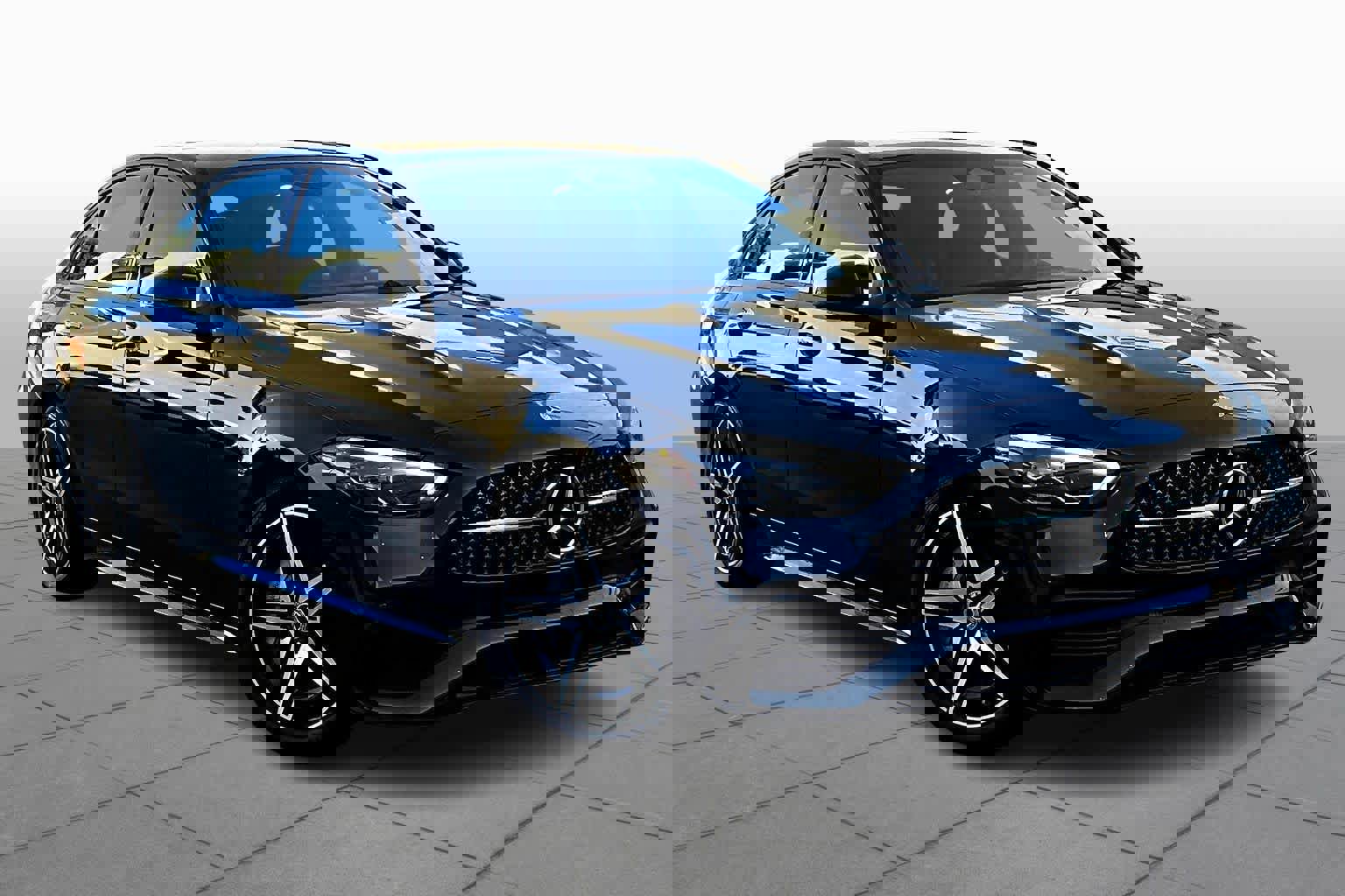 Used 2025 Mercedes-Benz C 300 4MATIC Sedan image 2