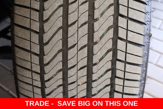 Used 2026 GMC Yukon XL Elevation image 12