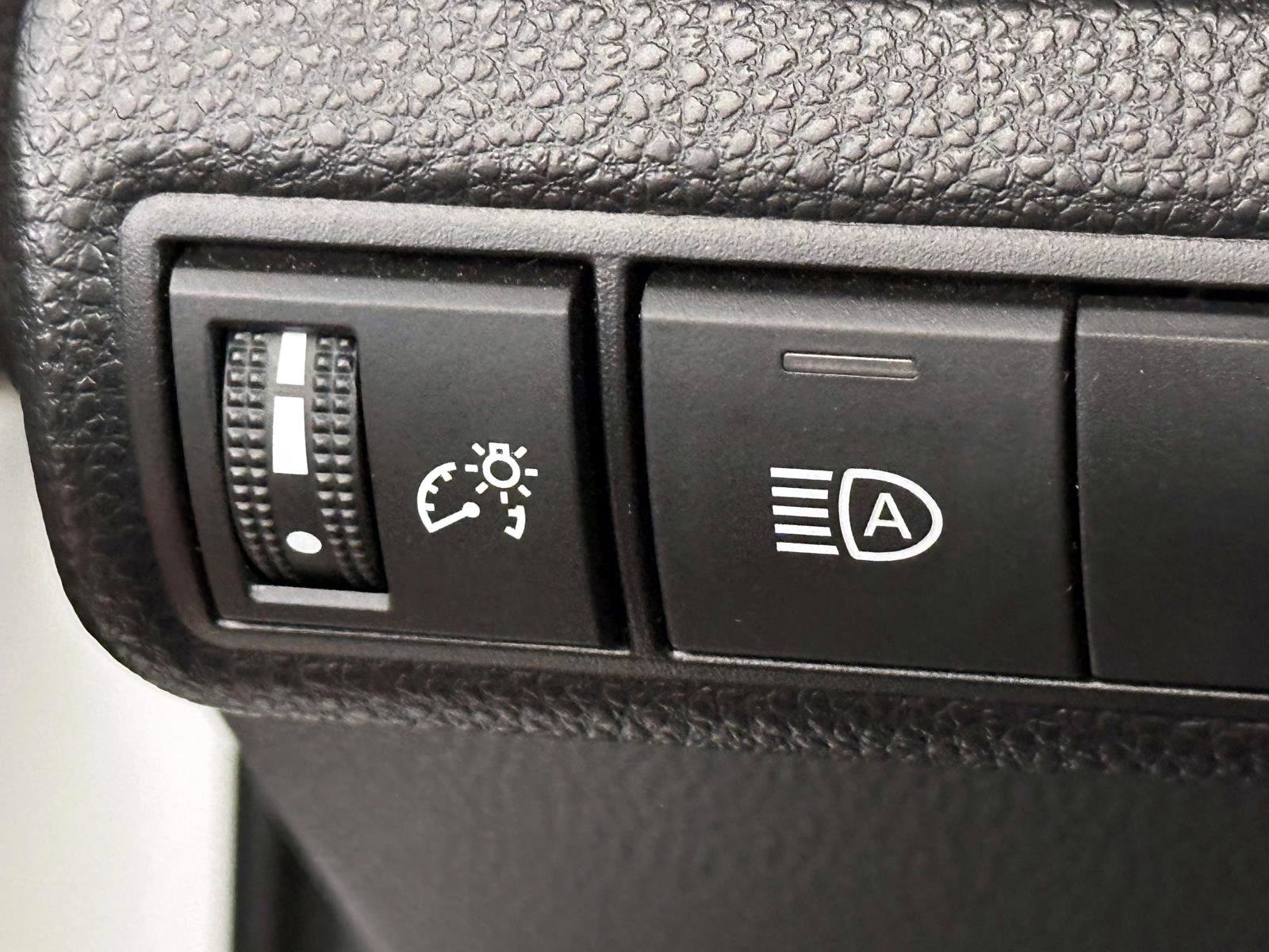Used 2022 Toyota Corolla SE FWD image 28