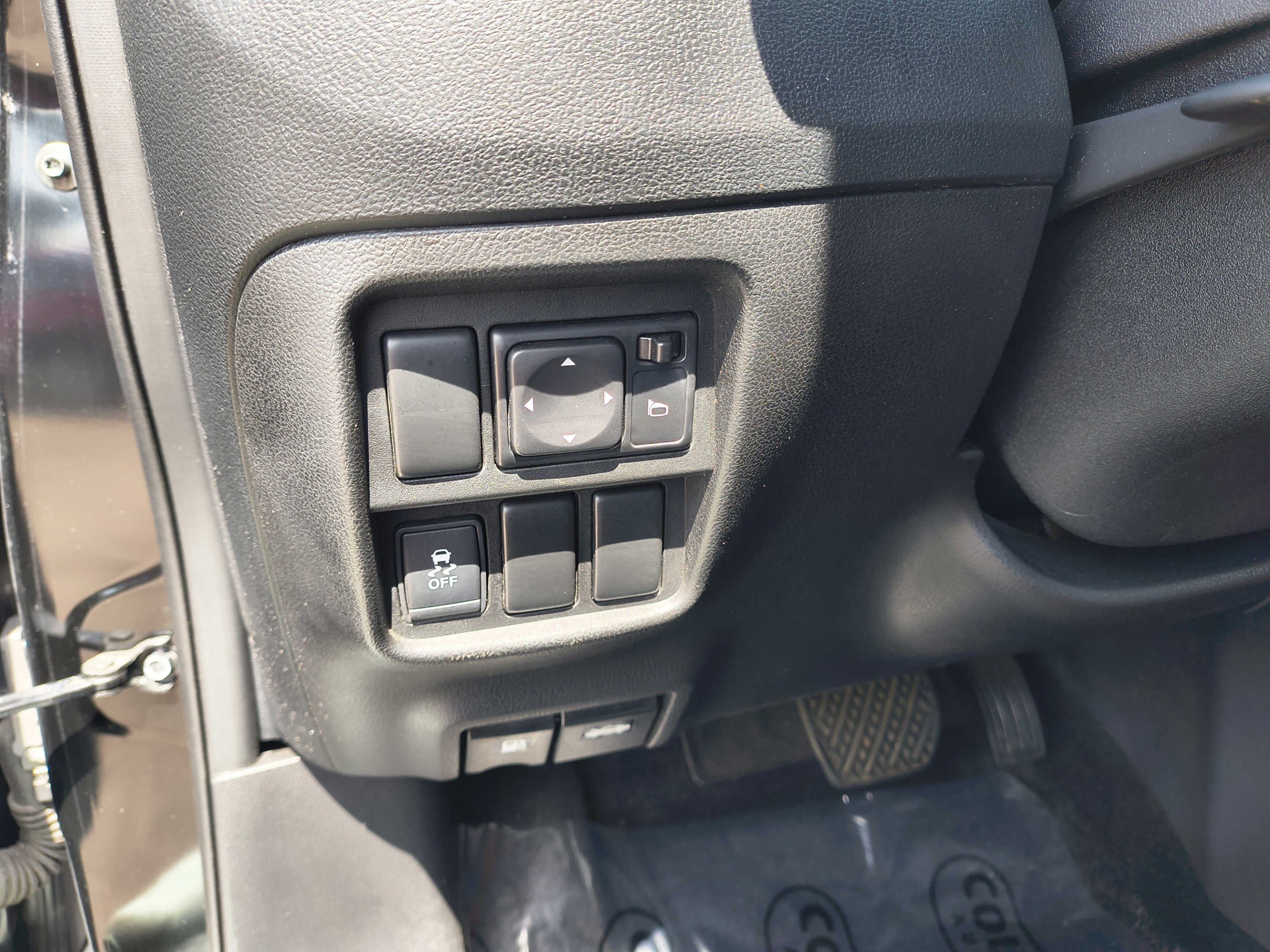 Used 2014 Nissan Juke SL FWD image 25