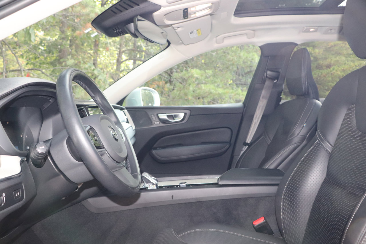 Used 2022 Volvo XC60 B5 Inscription w/ Advanced Package image 10