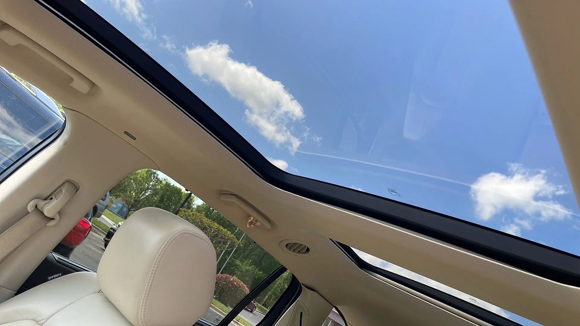 Used 2014 Lincoln MKT FWD image 22