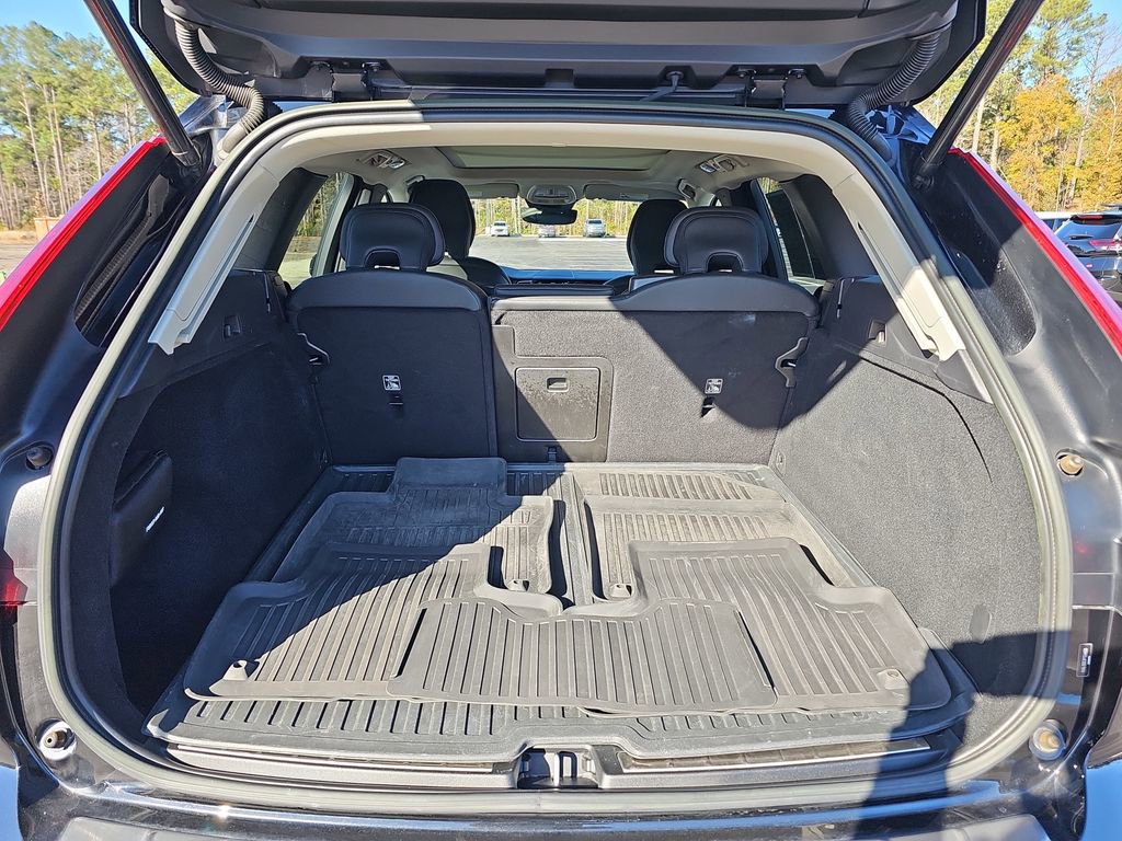Used 2023 Volvo XC60 B5 Plus w/ Protection Package Premier image 15