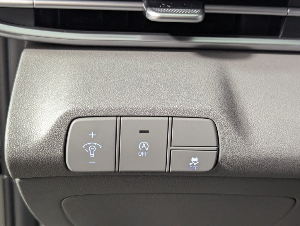 Certified 2026 Hyundai Elantra SE FWD image 15