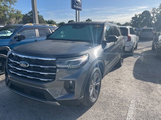 Used 2026 Ford Explorer Active w/ Active Comfort Package image 3