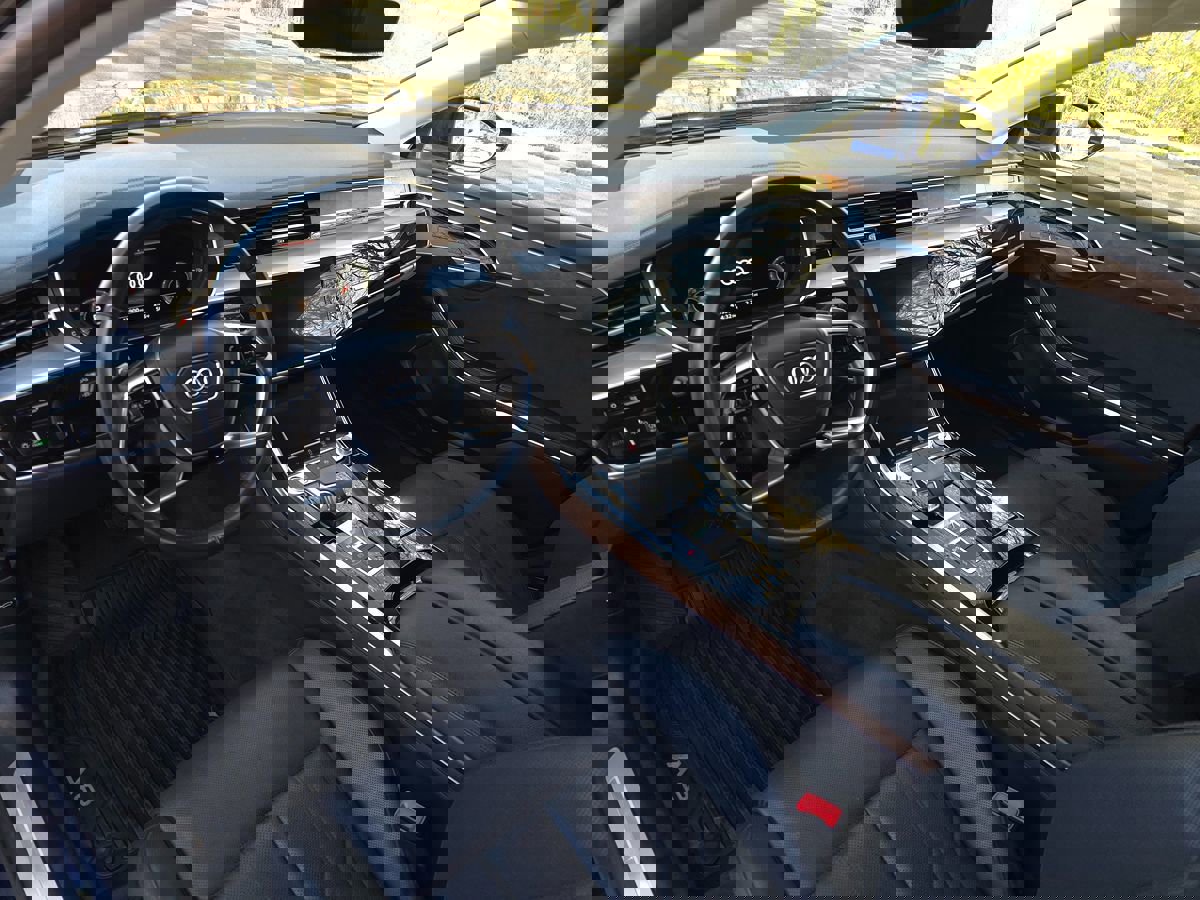 Used 2021 Audi A8 L 3.0T w/ Executive Plus Package image 2