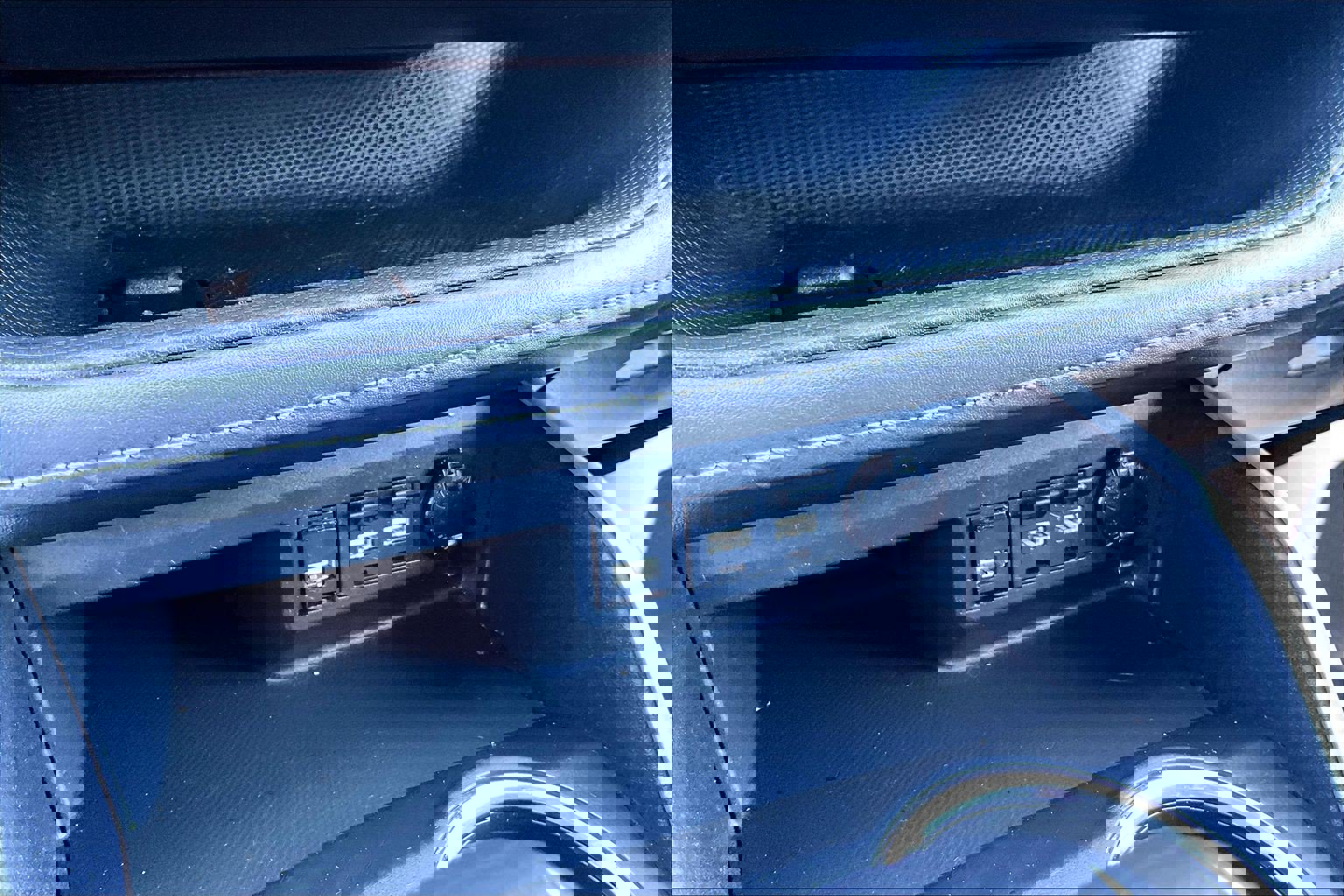 Used 2021 Toyota Highlander XLE image 32