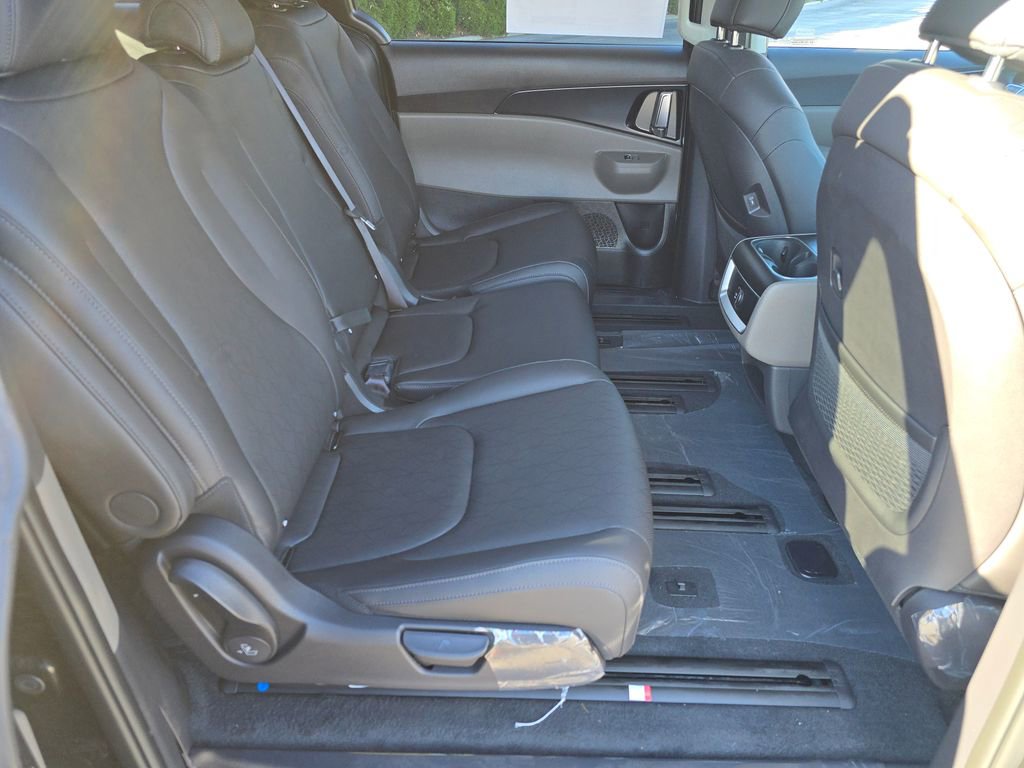 New 2026 Kia Carnival LXS image 24