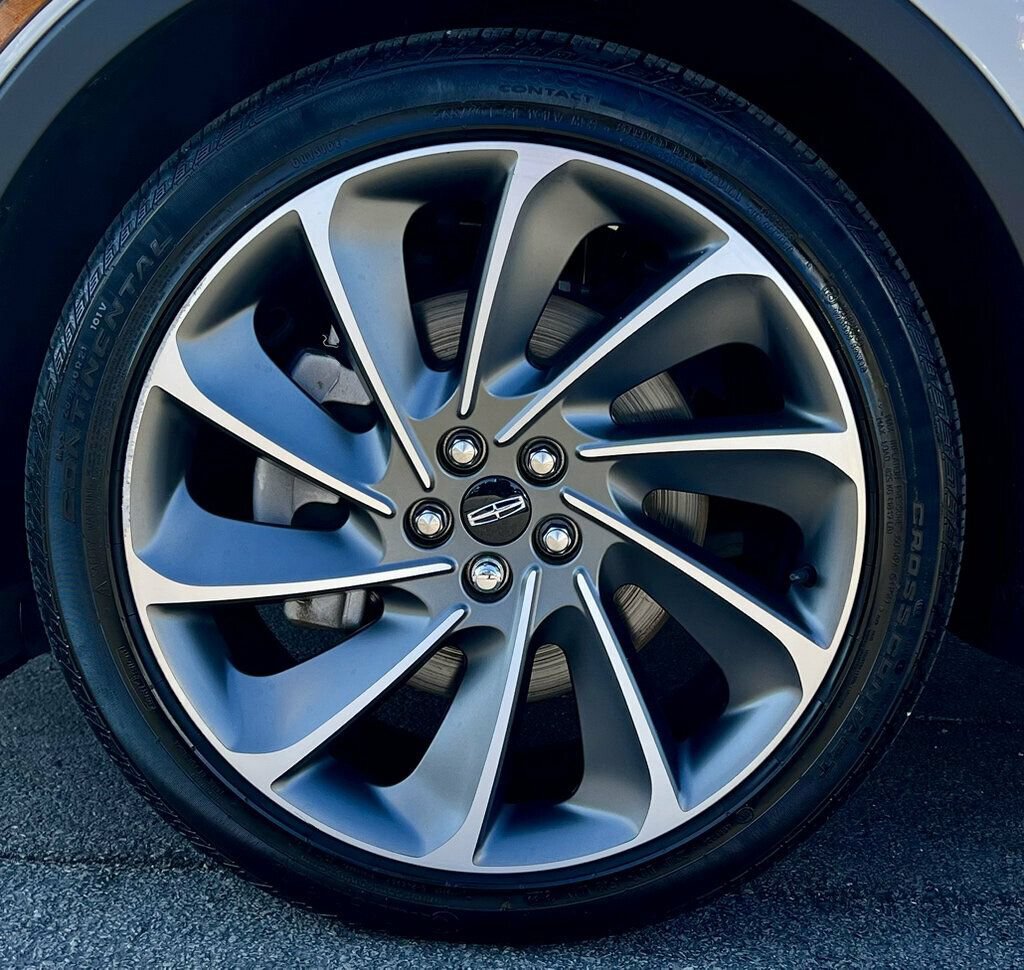Used 2023 Lincoln Nautilus Reserve w/ Equipment Group 202A AWD/4WD image 30