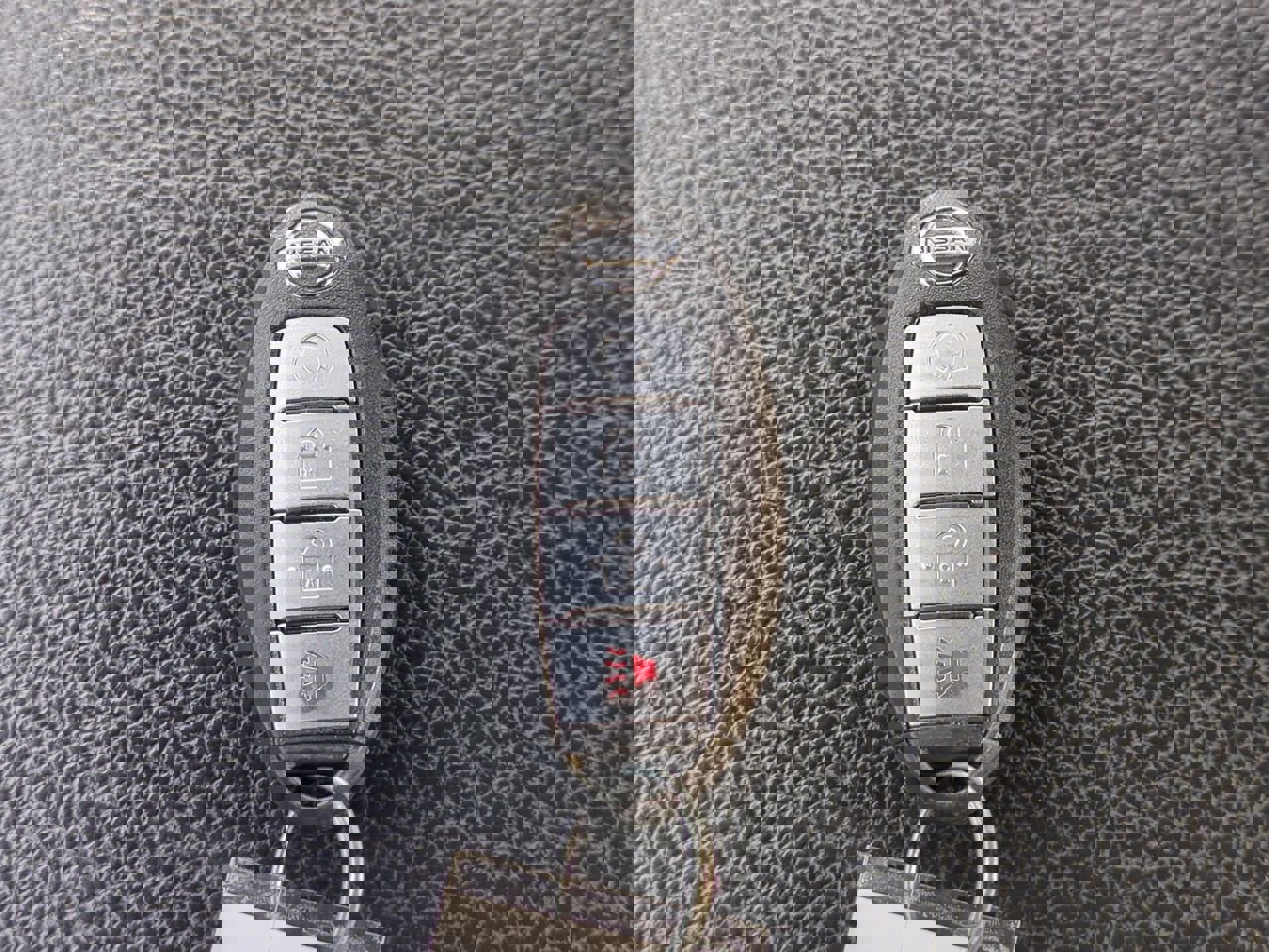 Used 2019 Nissan Titan SL w/ Midnight Edition image 30