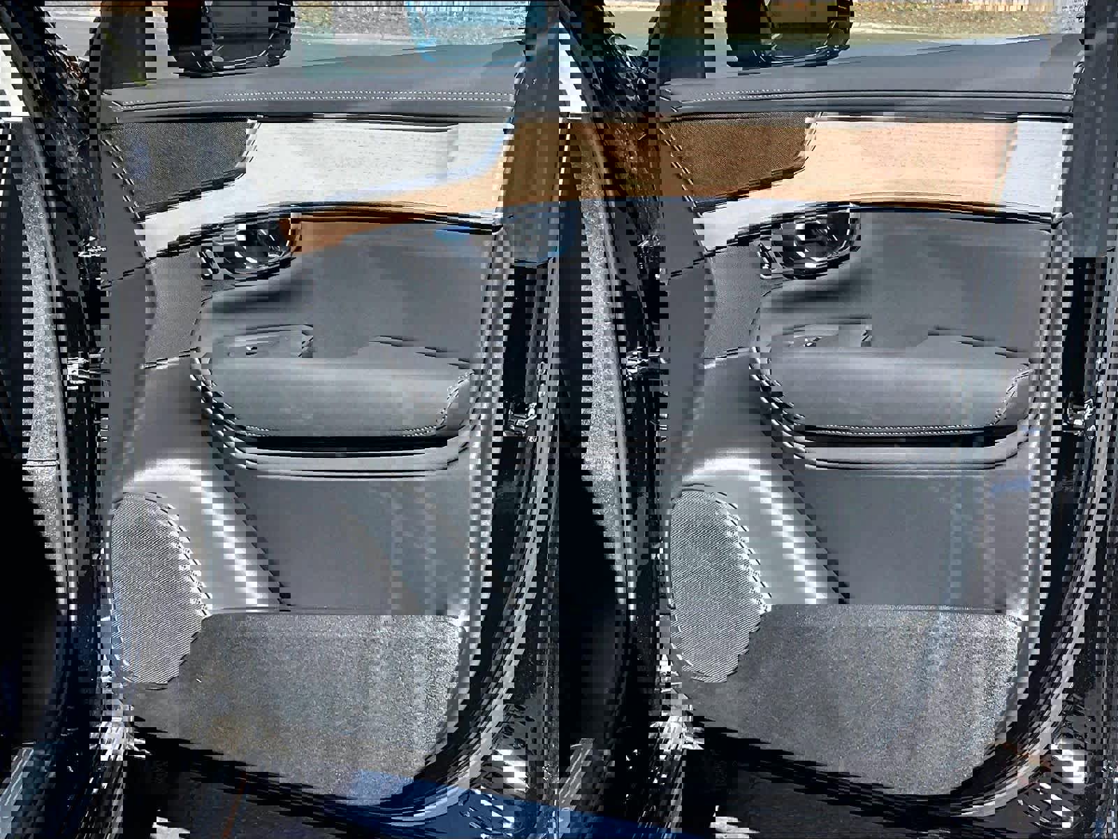 Used 2025 Volvo XC90 B5 Core w/ Protection Package Premier AWD/4WD image 26