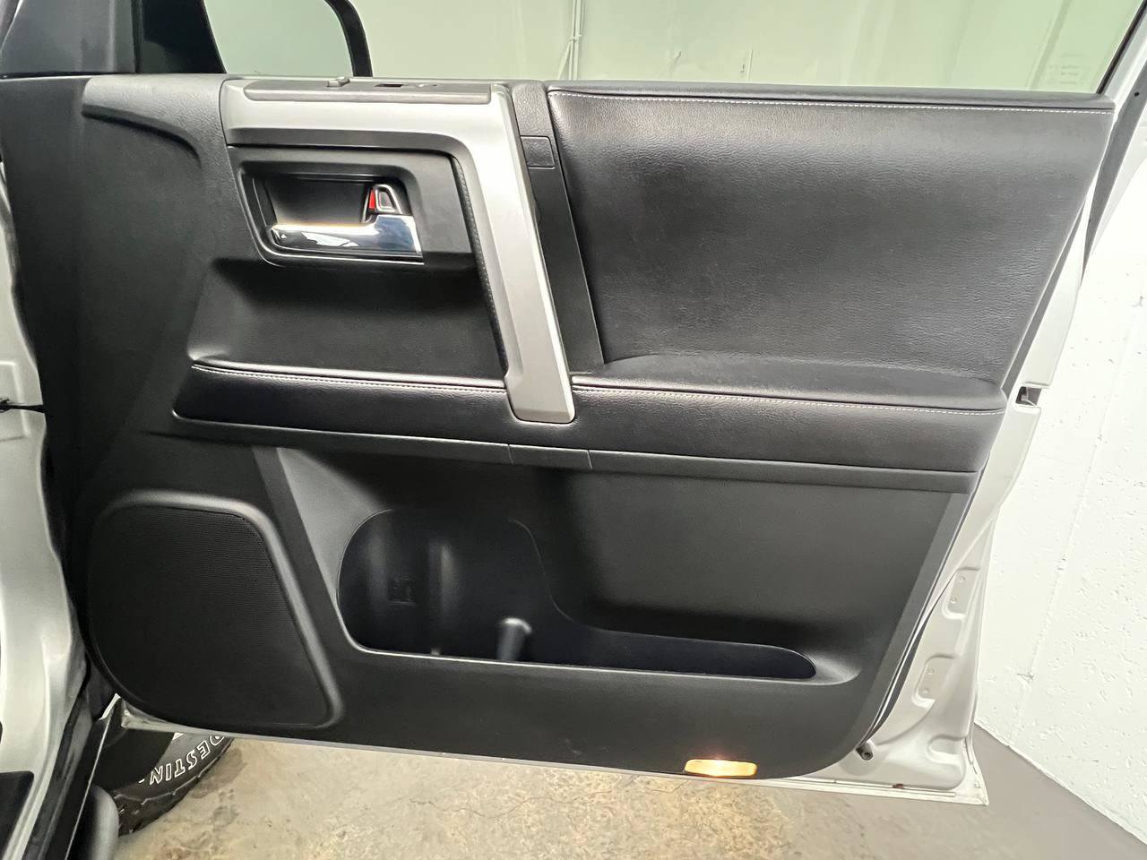 Used 2016 Toyota 4Runner SR5 image 12