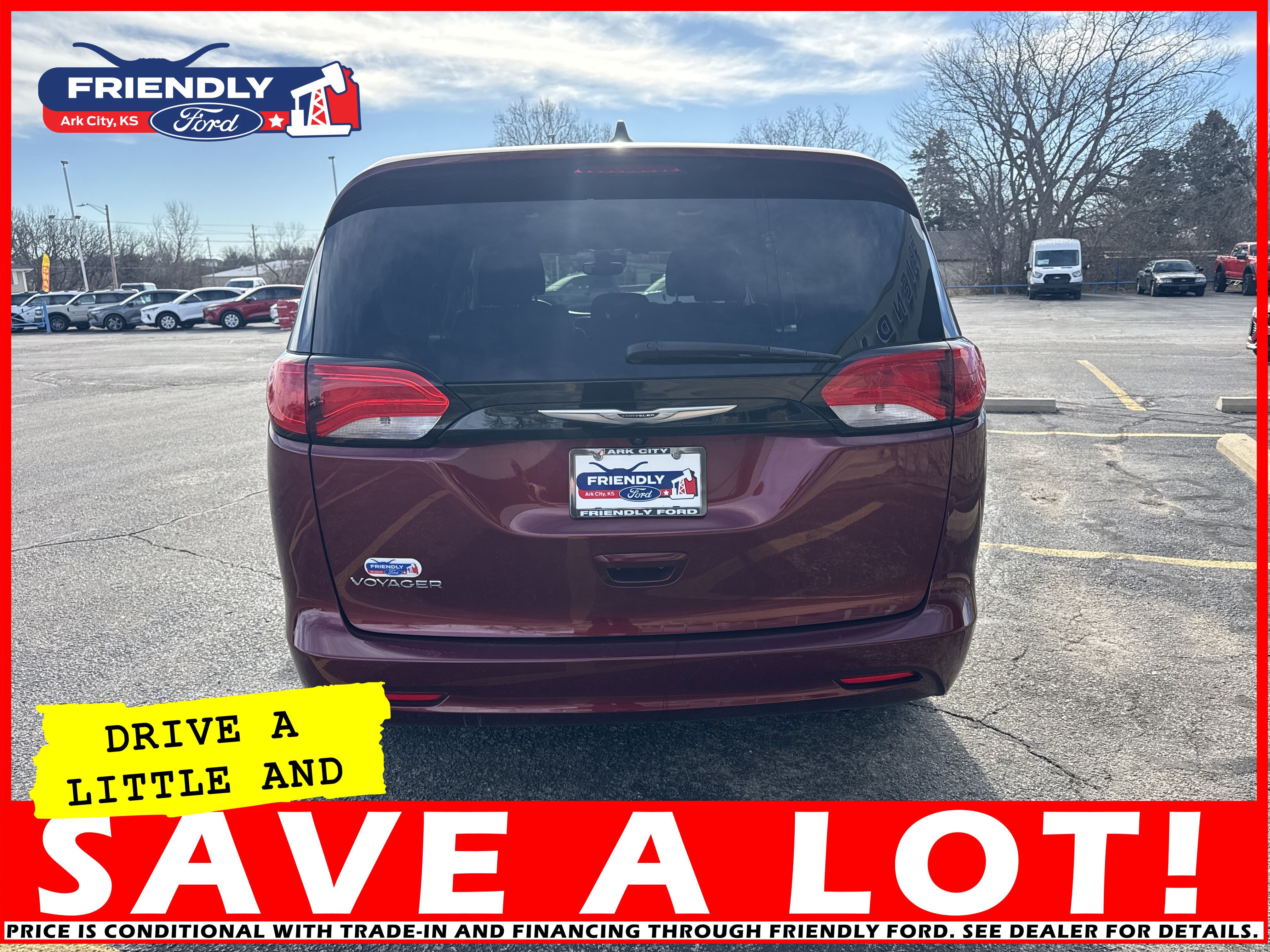 Used 2023 Chrysler Voyager LX image 5