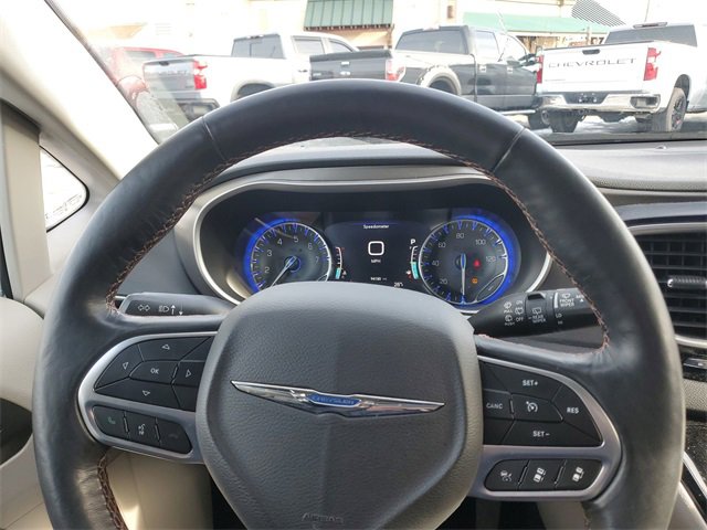 Used 2020 Chrysler Pacifica Touring-L Plus w/ Advanced Safetytec Group image 11