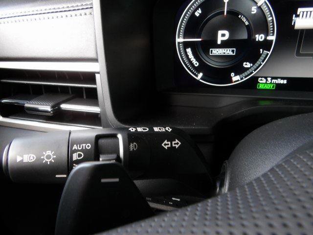 New 2025 Mitsubishi Outlander SE image 32