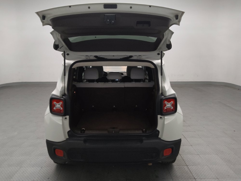 Used 2017 Jeep Renegade Latitude FWD image 29