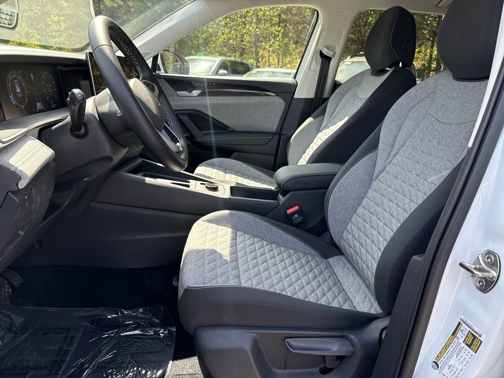 Used 2025 Volkswagen Tiguan S image 12