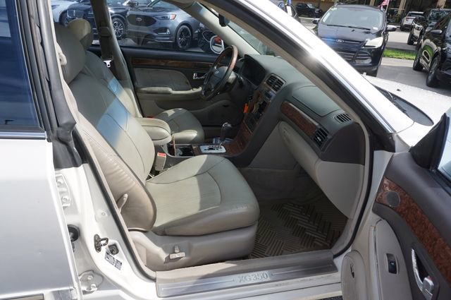 Used 2004 Hyundai XG350 L FWD image 3