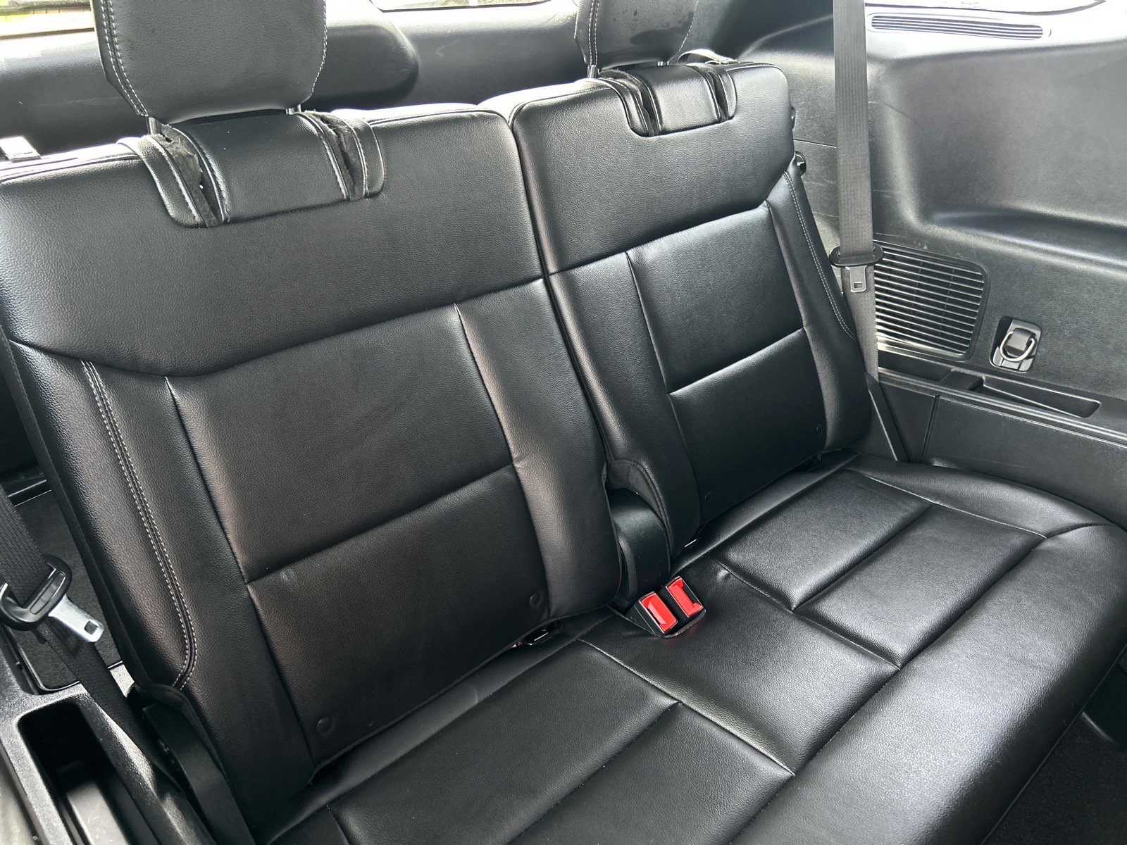 Certified 2020 Ford Explorer XLT w/ Equipment Group 202A AWD/4WD image 23