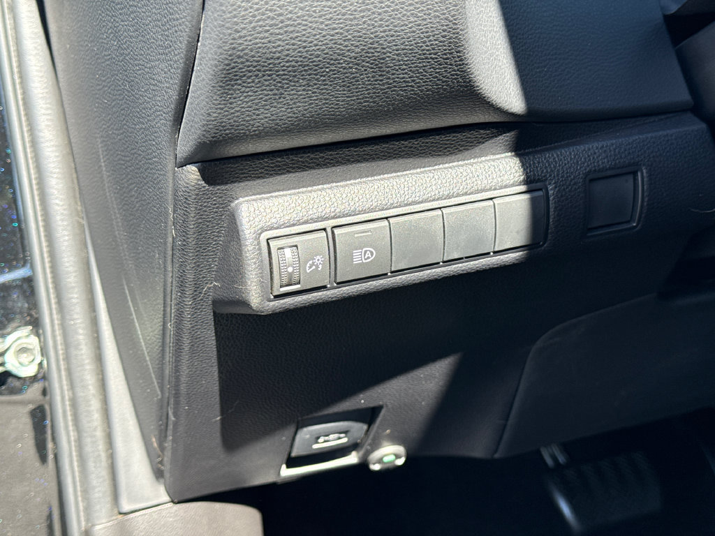 Certified 2024 Toyota Corolla SE w/ SE Premium Package FWD image 28