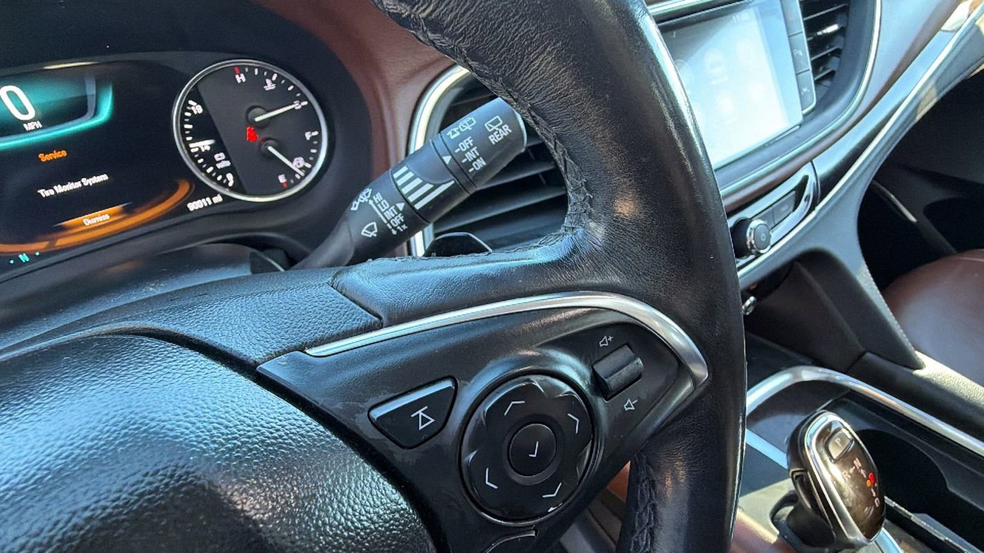 Used 2018 Buick Enclave Avenir w/ Avenir Technology Package image 28