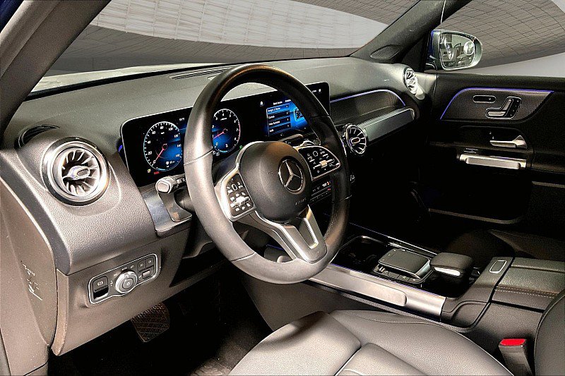 Used 2021 Mercedes-Benz GLB 250 w/ Premium Package image 10