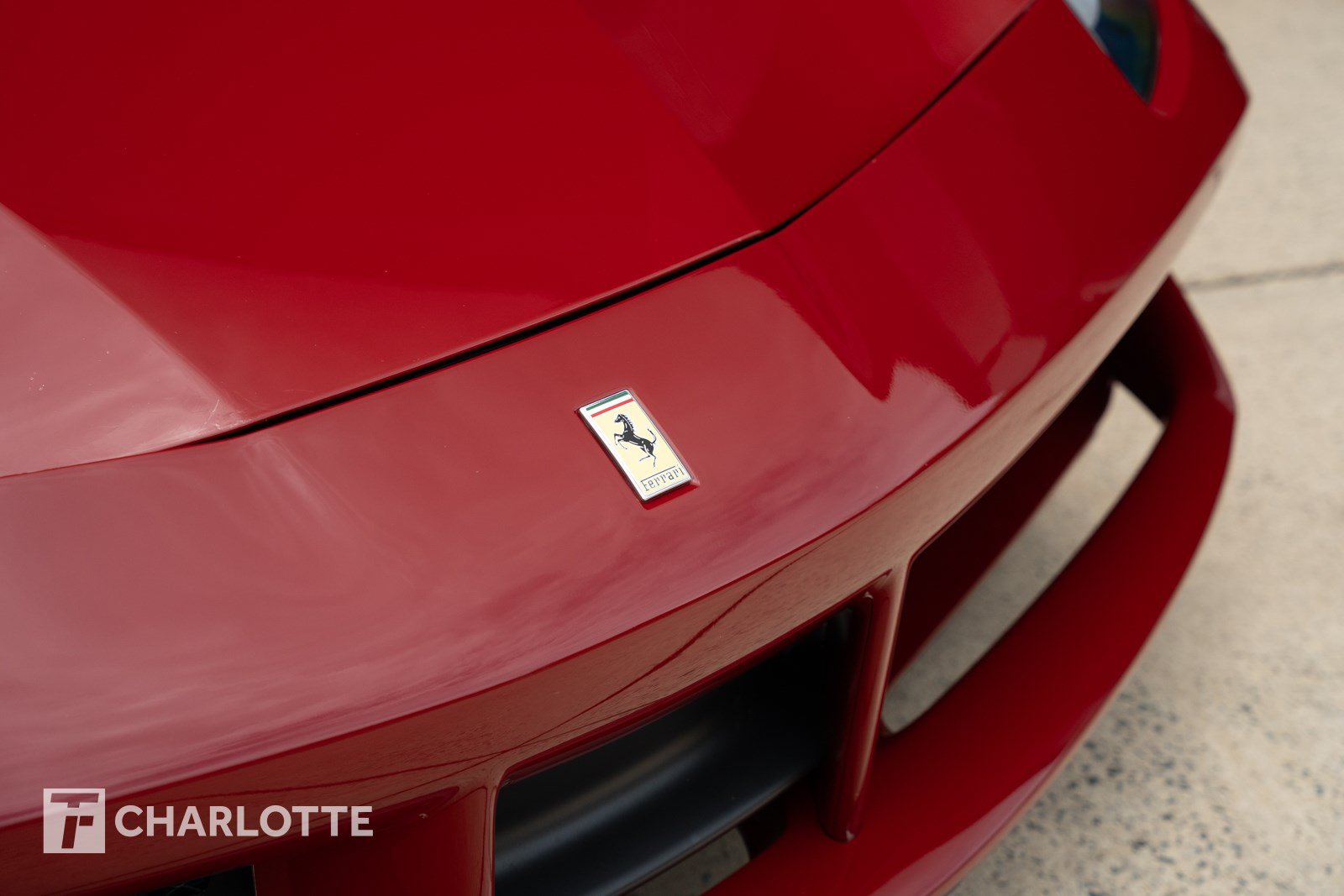 Used 2017 Ferrari 488 GTB RWD image 5