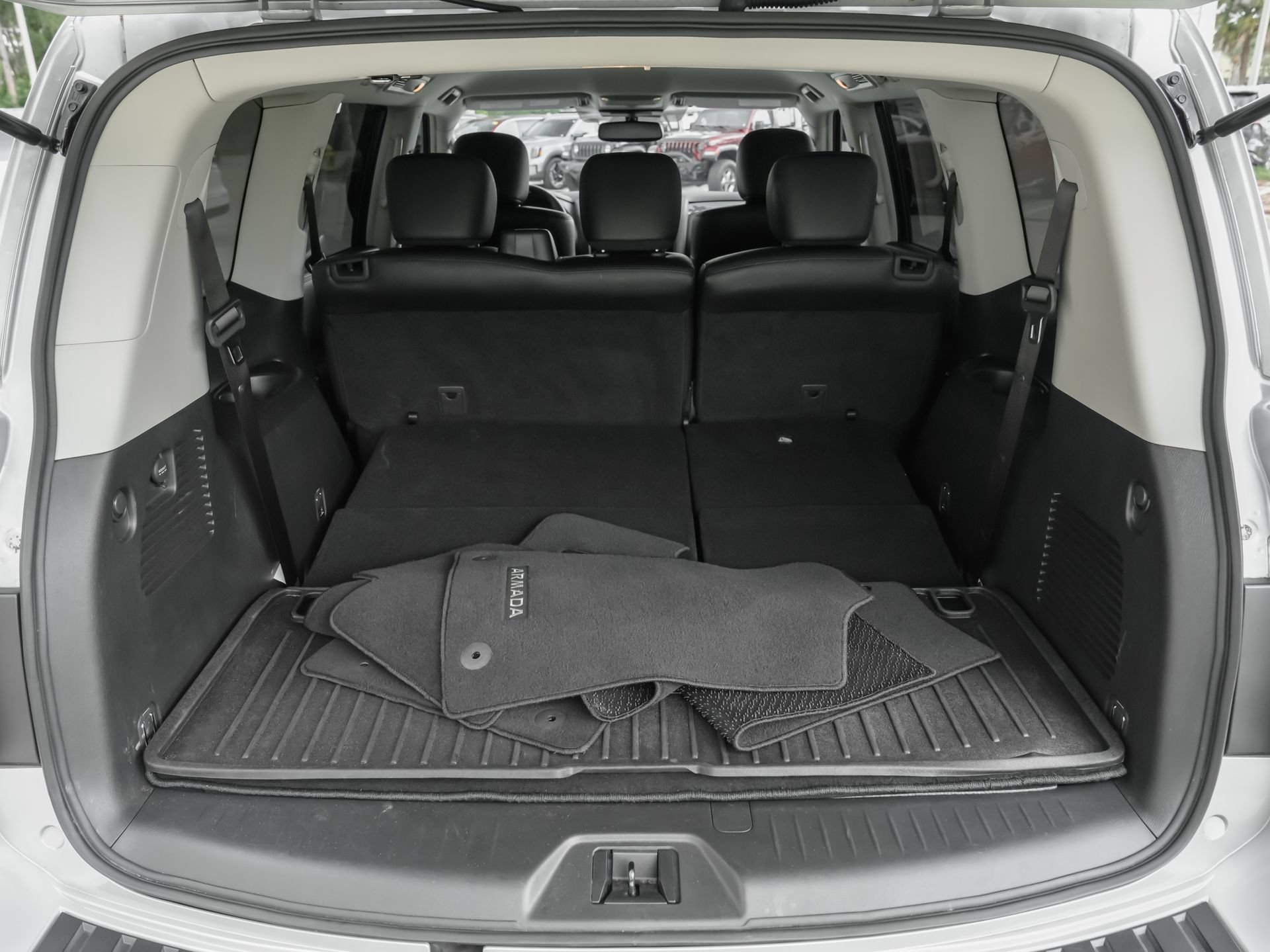 Used 2023 Nissan Armada SV w/ Cargo Package AWD/4WD image 42