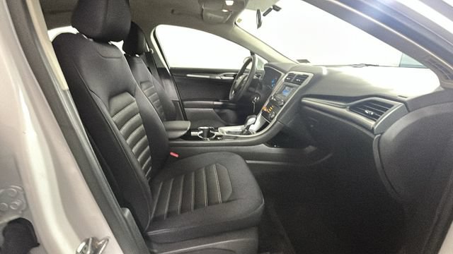 Used 2015 Ford Fusion SE FWD image 27