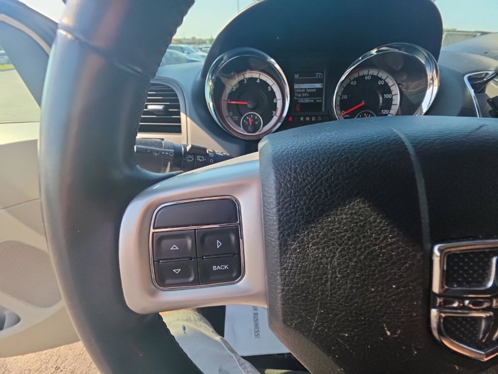 Used 2015 Dodge Grand Caravan SXT w/ Rear Park Assist Package FWD image 17