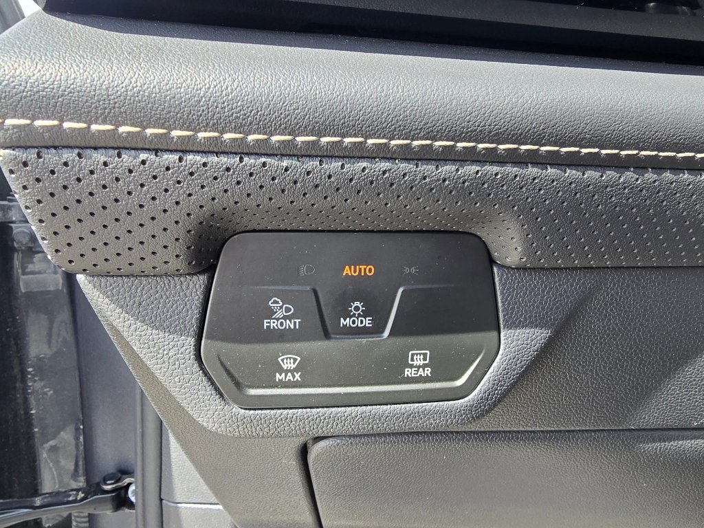 Used 2024 Volkswagen Atlas SE image 18