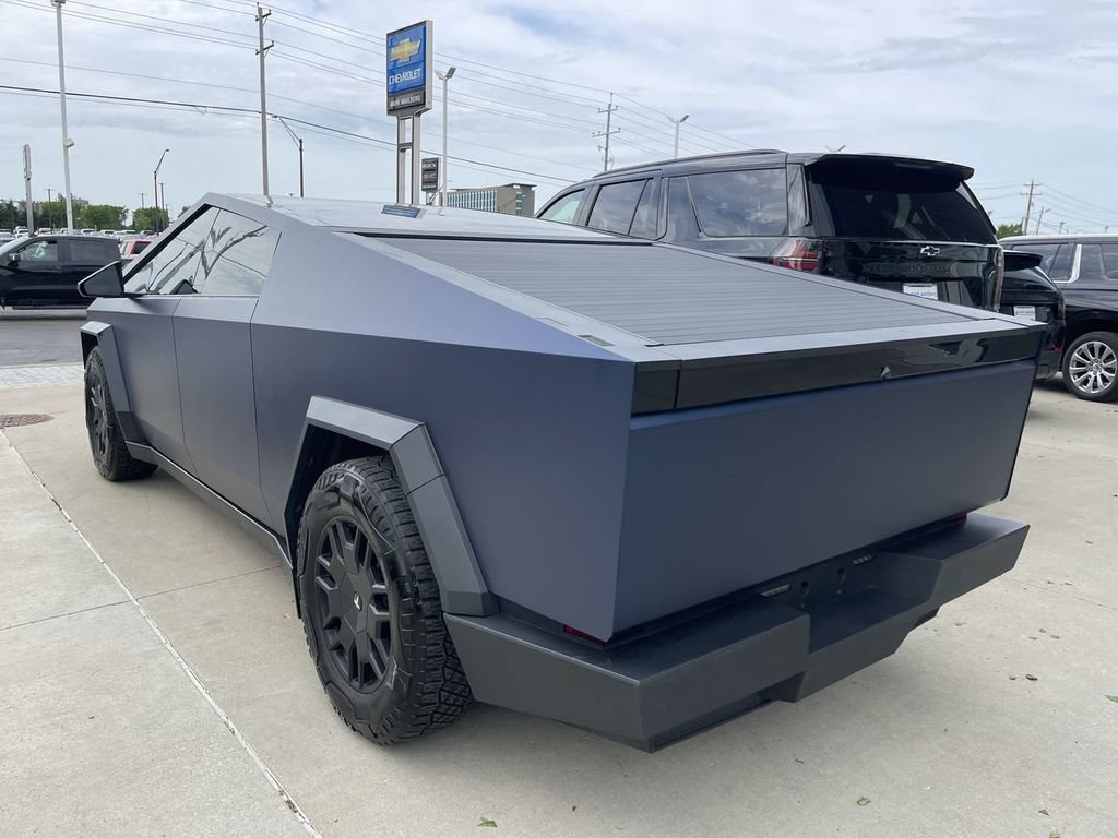 Used 2024 Tesla Cybertruck AWD Crew Cab image 6