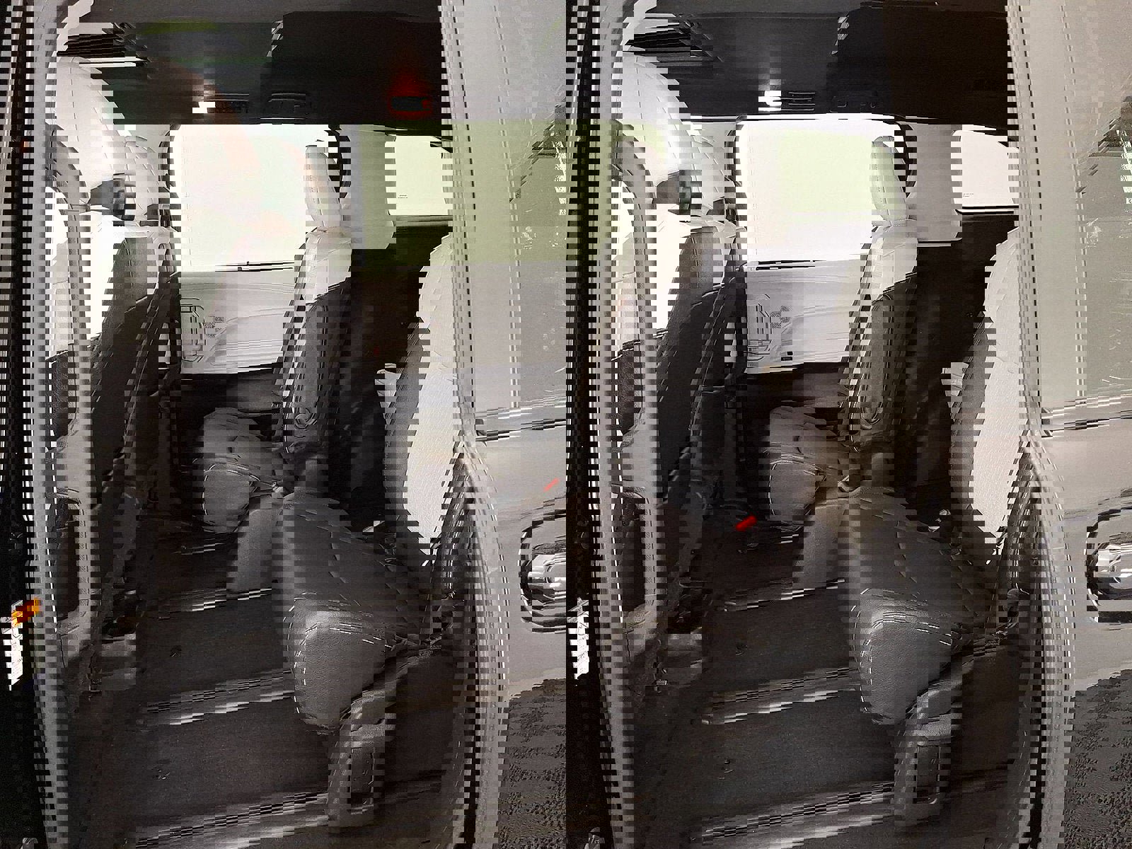 Used 2025 Toyota Sienna XSE w/ XSE Plus Package image 20