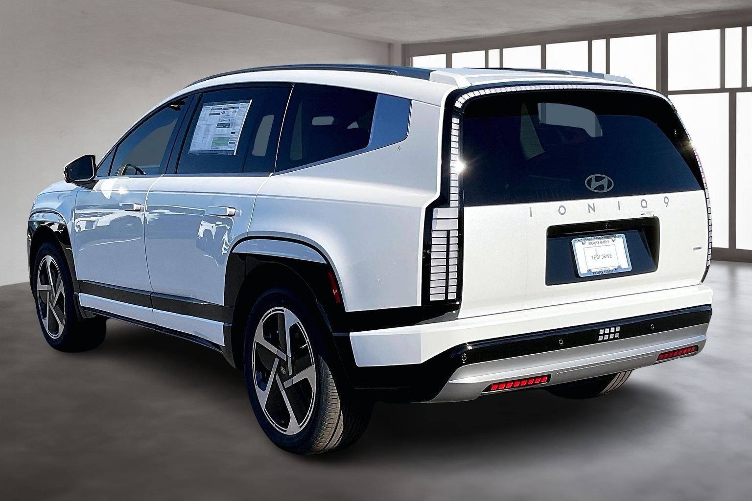 New 2026 Hyundai Ioniq 9 Limited image 3