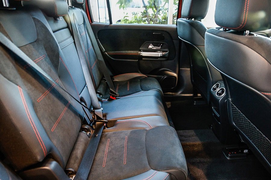 Used 2024 Mercedes-Benz EQB 300 4MATIC image 17