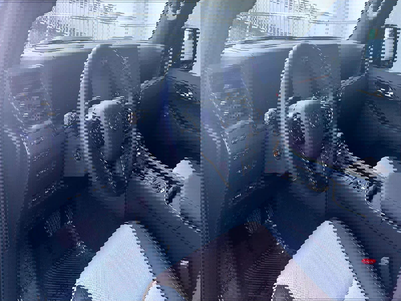 Used 2025 Lexus GX 550 image 16