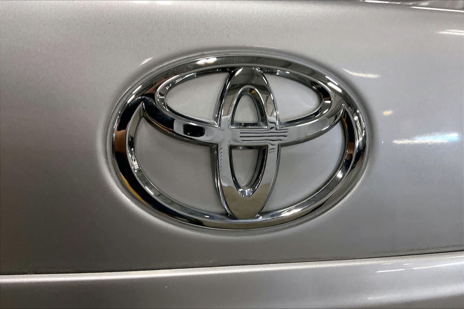 Used 2010 Toyota Corolla LE FWD image 9